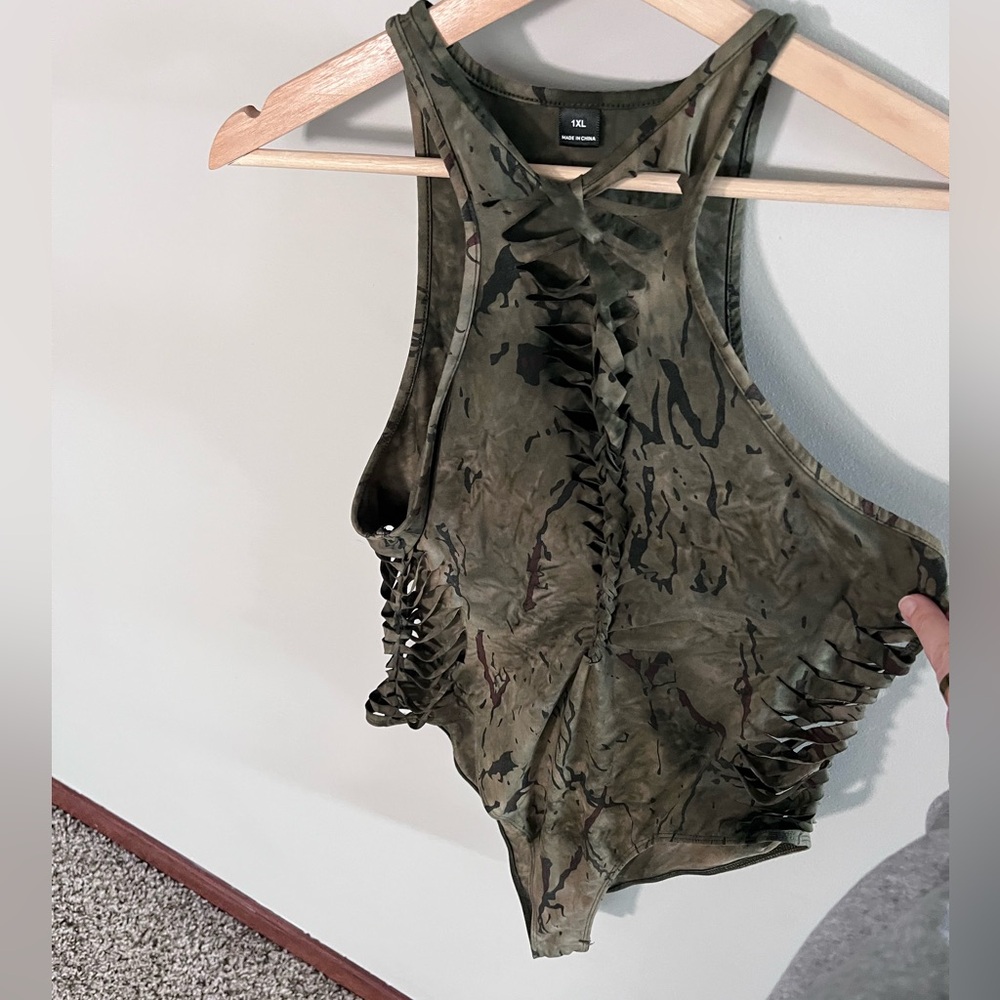 Plus Size Olive Camo Cutout Bodysuit Stretch Sexy‎ Camouflage Fitted Top Chic